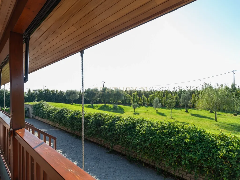 Moradia Isolada em Sarilhos Grandes com Vista para o Rio e Jardim Privado - Image 70